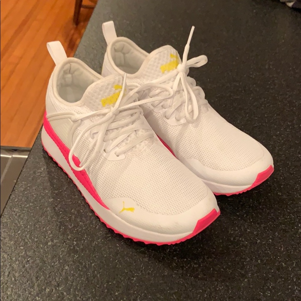 Women’s puma sneakers